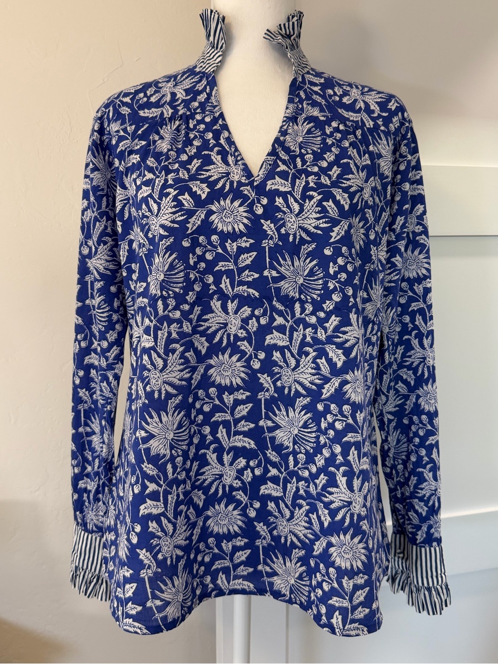 Grace Harris Collection Blue White Floral Ruffle Collar Top Size Large